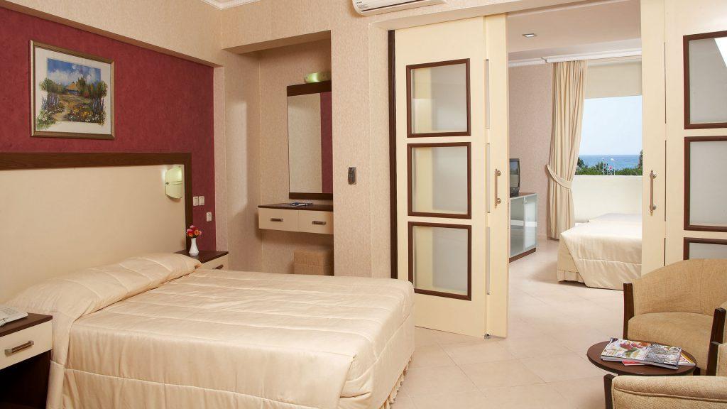 Batihan Beach Resort&Spa - 24H All Inclusive Kusadasi Bagian luar foto