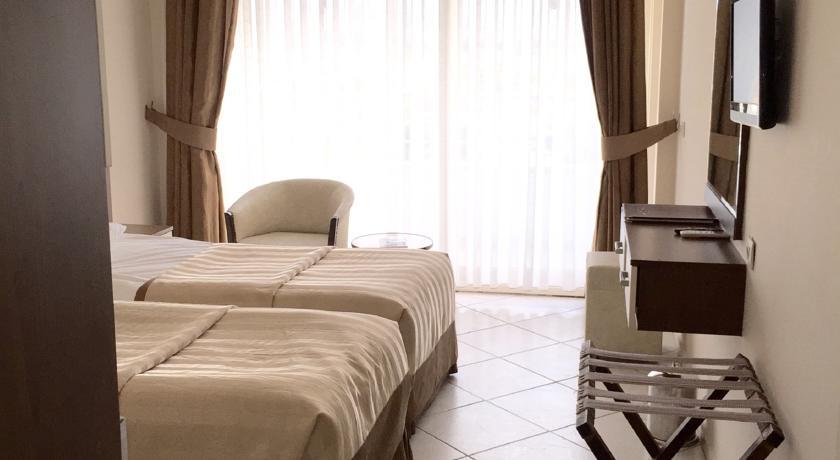 Batihan Beach Resort&Spa - 24H All Inclusive Kusadasi Bagian luar foto