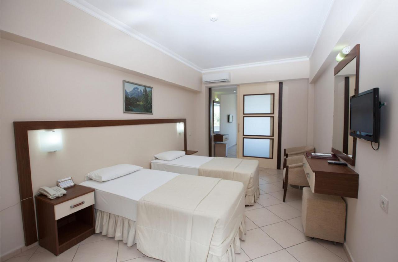 Batihan Beach Resort&Spa - 24H All Inclusive Kusadasi Bagian luar foto