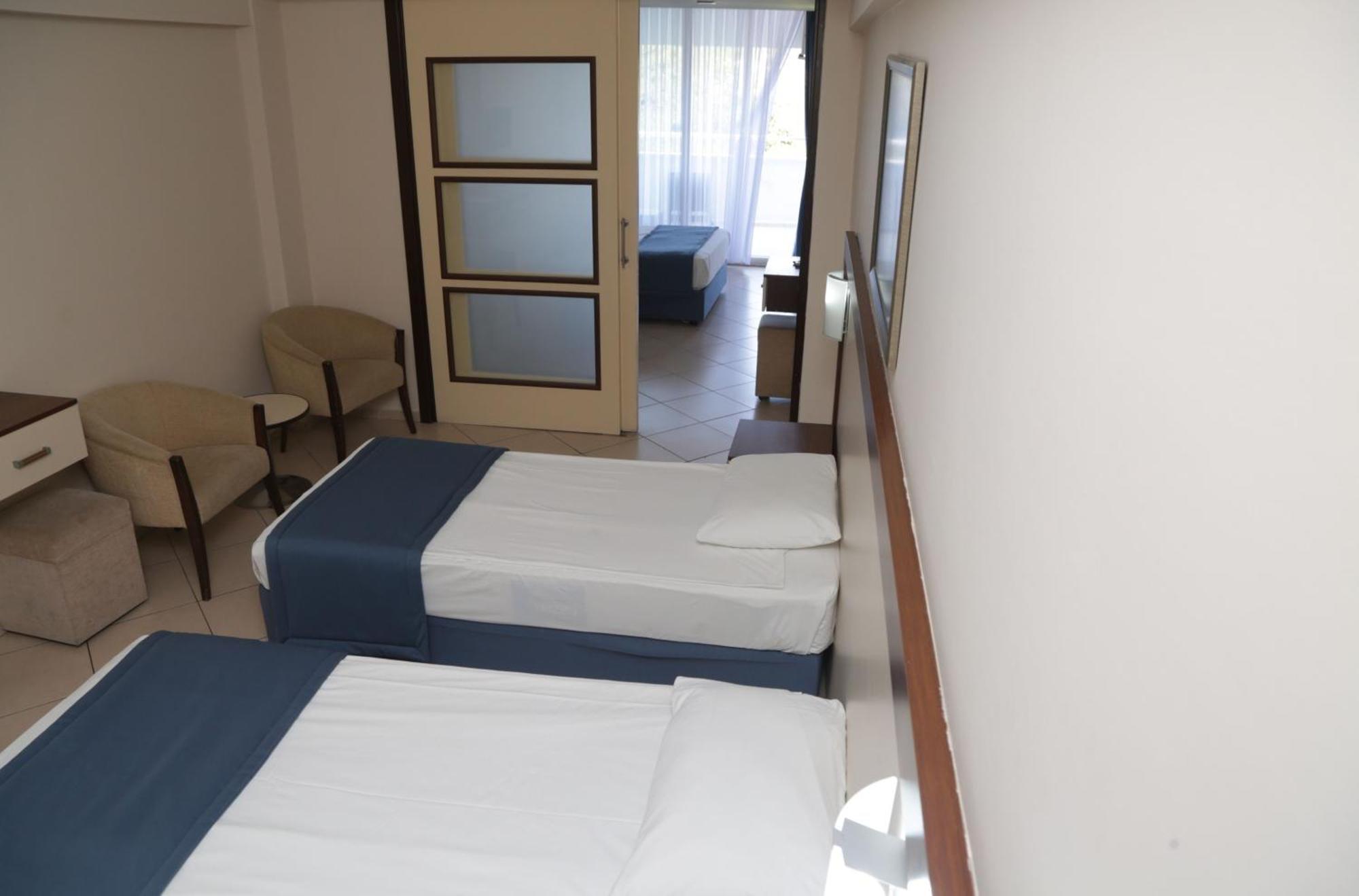 Batihan Beach Resort&Spa - 24H All Inclusive Kusadasi Bagian luar foto