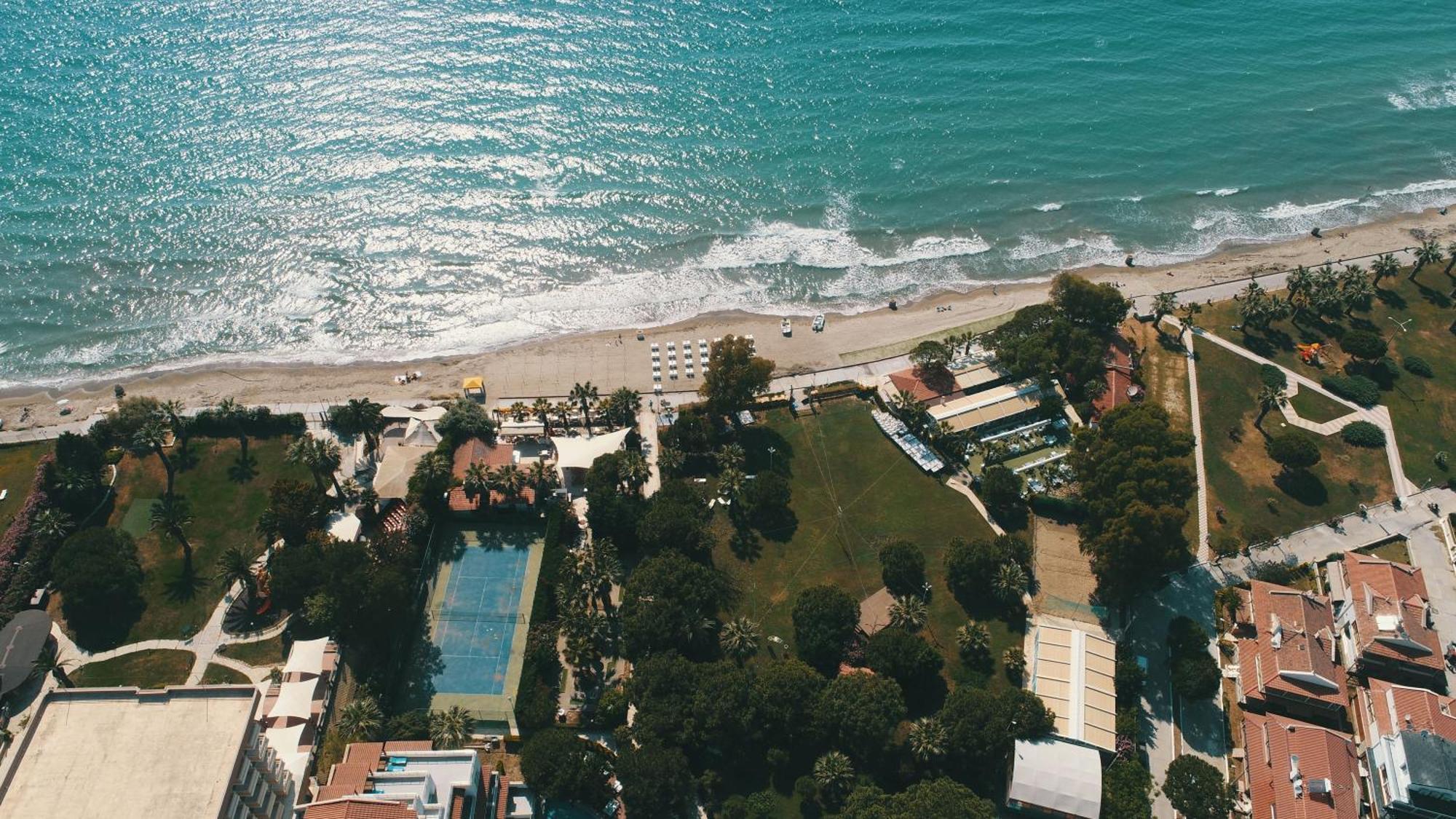 Batihan Beach Resort&Spa - 24H All Inclusive Kusadasi Bagian luar foto