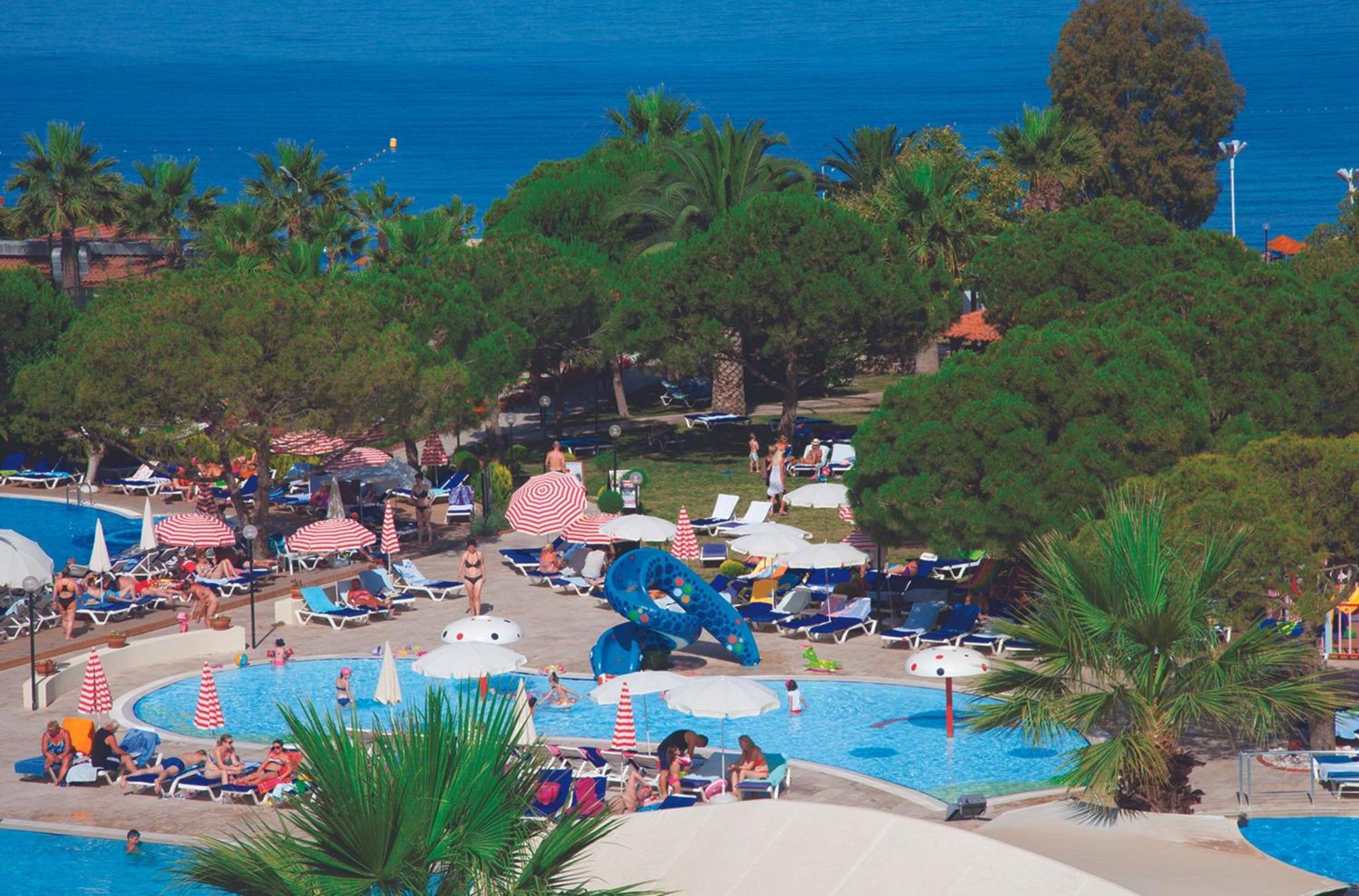 Batihan Beach Resort&Spa - 24H All Inclusive Kusadasi Bagian luar foto