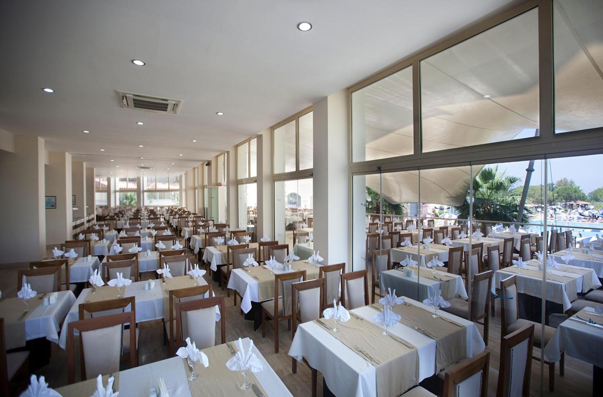 Batihan Beach Resort&Spa - 24H All Inclusive Kusadasi Bagian luar foto