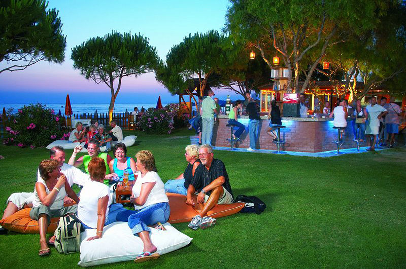 Batihan Beach Resort&Spa - 24H All Inclusive Kusadasi Bagian luar foto